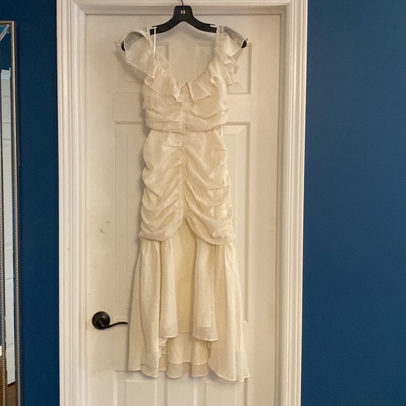 ASTR The Label Ruched Dress - Picture 2 of 10